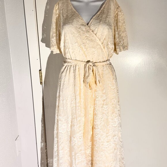 Torrid Elegant Cream Lace Wrap Midi Dress with Belt – Size Medium - Picture 1 of 6